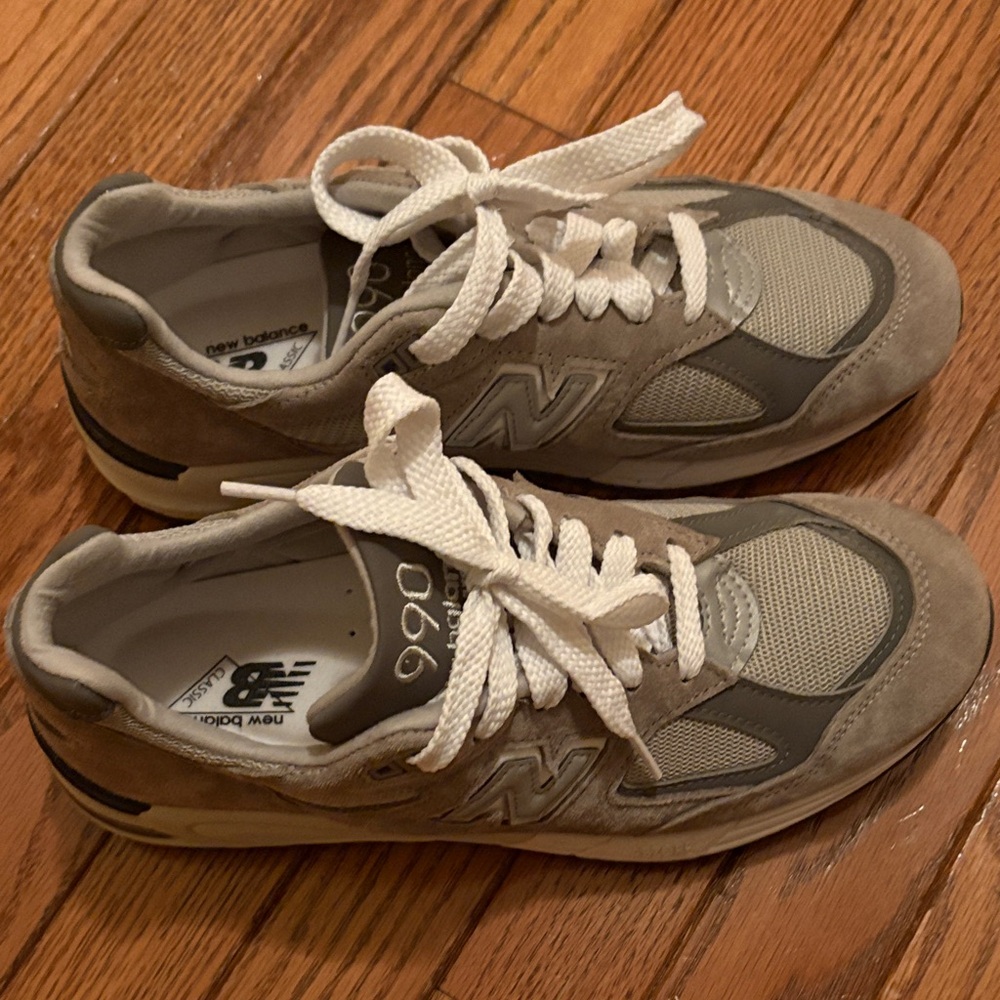 New Balance 990 Beige and Gray Sneakers - like new